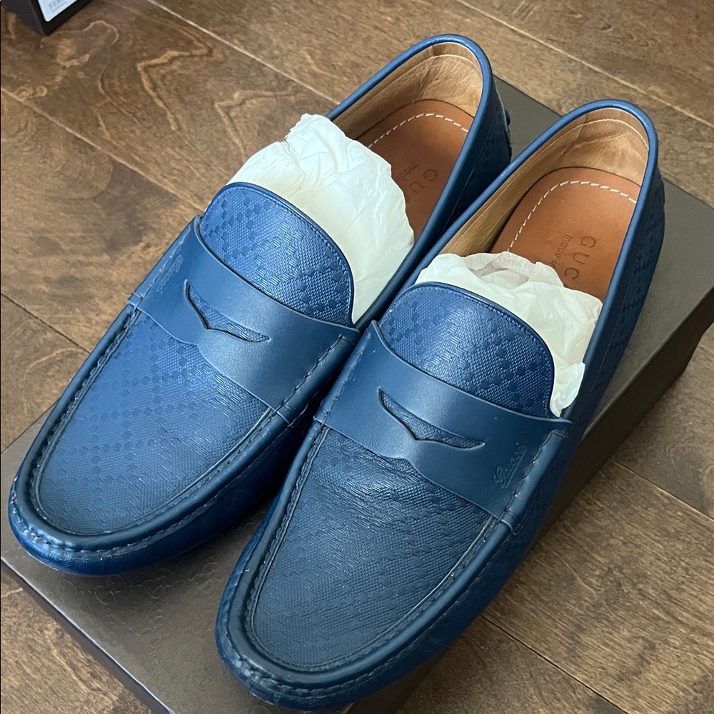 Gucci Men's Elegant Blue Slip-On Loafers